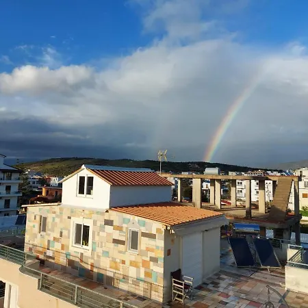 Alloggio in famiglia Meow Rooftop Apurrtment Ksamil