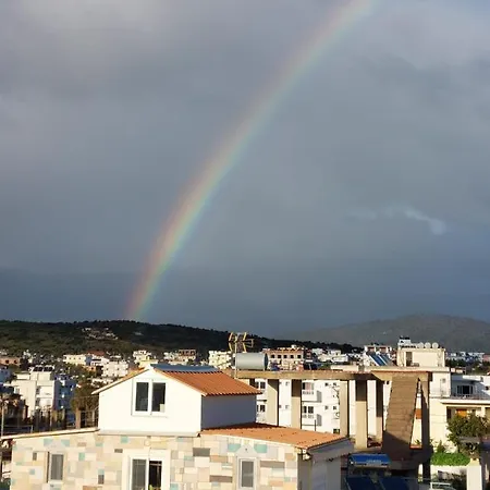 Meow Rooftop Apurrtment * Ksamil